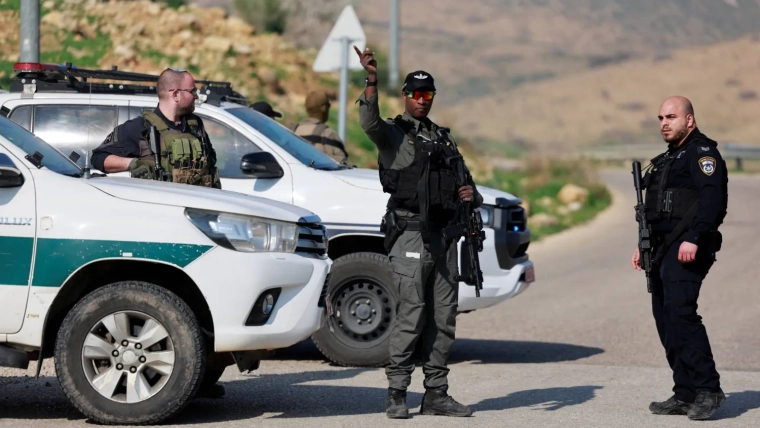 8 Israeli soldiers wounded in West Bank shooting attack; Hamas blesses operation