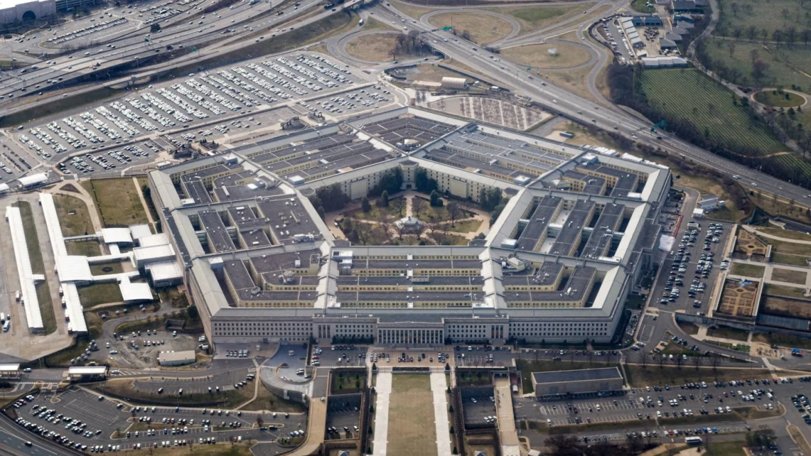 Pentagon lays off 5,400 civilian workers