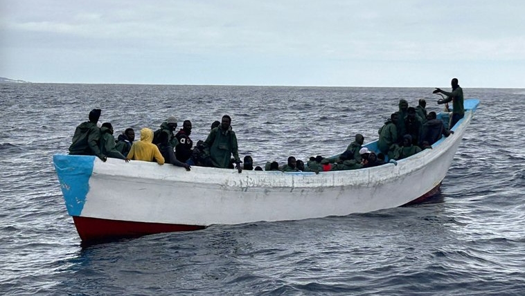 Evacuation of 62 Migrants from a Boat Near Spain’s El Hierro Island