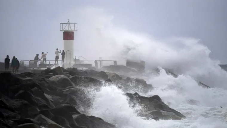 Tropical Cyclone Alfred Strikes Australia’s Eastern Coast