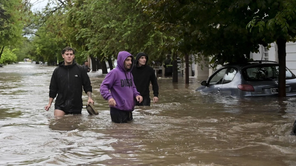 Argentina Floods Kill 16 Rescue Efforts Underway