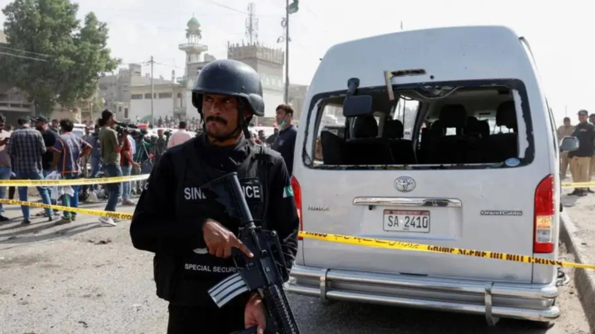 Three Police Officers Killed, 16 Injured in Bomb Attack on Police Truck in Western Pakistan