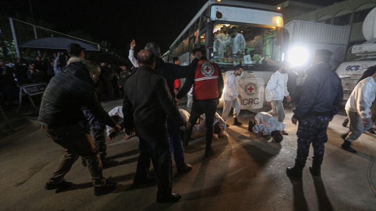 Israeli Occupation Releases 10 Palestinian Detainees from Gaza