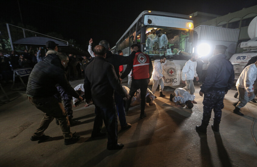 Israeli Occupation Releases 10 Palestinian Detainees from Gaza