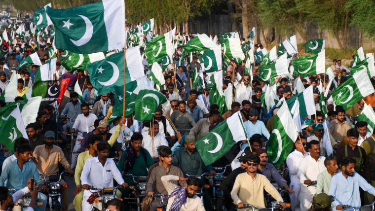 At Least One Killed, 10 Injured in Grenade Attack on Pro-Army Rally in Southwest Pakistan