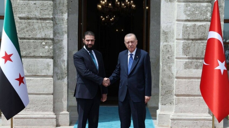 Erdogan Meets Syrian President Ahmed al-Sharaa in Istanbul