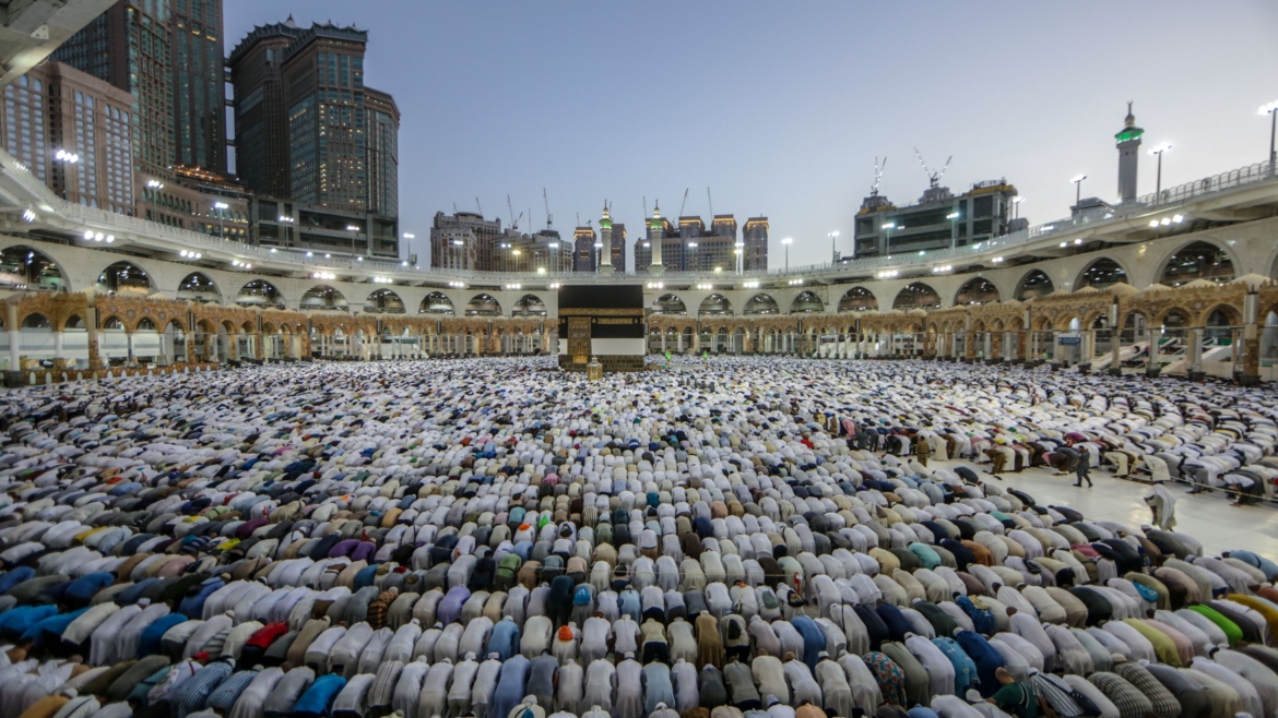 Saudi Arabia Imposes Fine on Unauthorized Pilgrims
