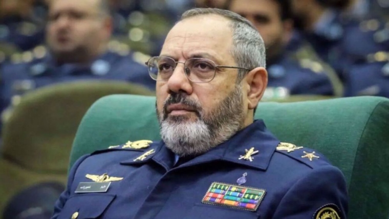 وزير الدفاع الإيراني يحذر من رد قوي على التهديدات الأميركية