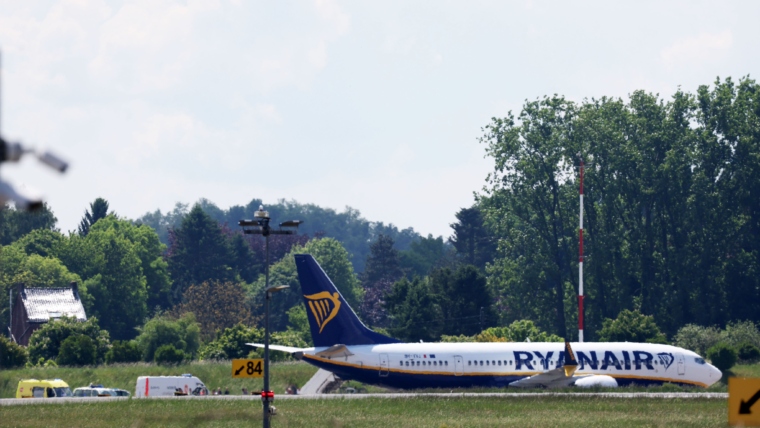All flights at Charleroi Airport suspended due to a bomb threat