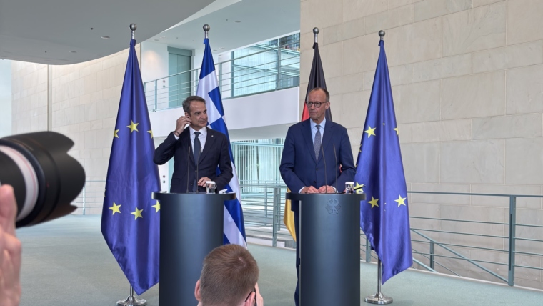 EU Warns of Stricter Sanctions on Russia Amid Complicated Ukrainian Negotiations