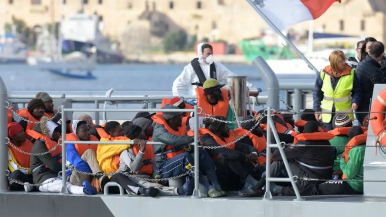 Portugal Plans to Expel 18,000 Illegal Foreigners Ahead of General Elections