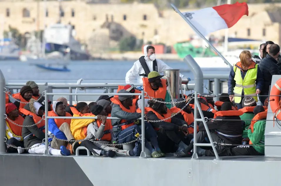 Portugal Plans to Expel 18,000 Illegal Foreigners Ahead of General Elections