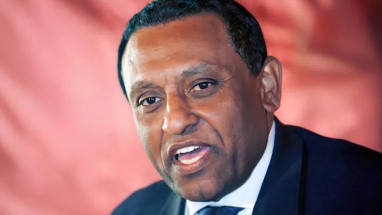 تعيين كامل إدريس رئيسا للوزراء في السودان