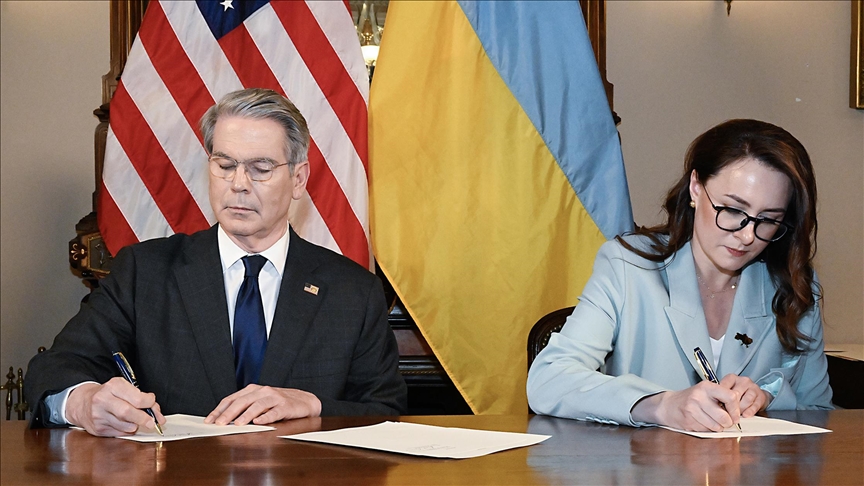 U.S. and Ukraine Sign Major Economic Deal to Launch Investment Fund and Access Natural Resources