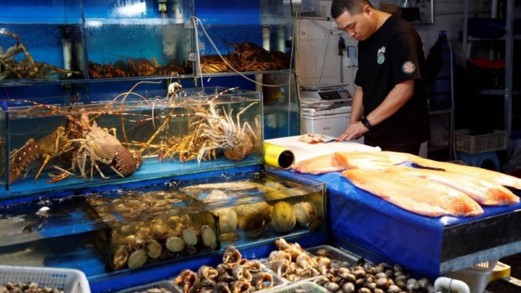 China Resumes Imports of Japanese Seafood