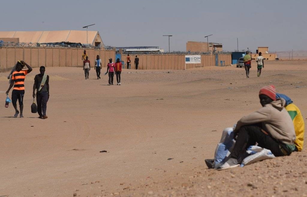 الجزائر ترحّل أكثر من 16 ألف مهاجر غير نظامي إلى النيجر منذ أفريل الماضي