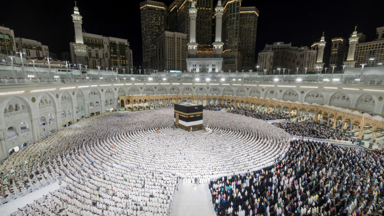 Over 1.3 Million Pilgrims Arrive in Mecca Amid Tight Security and Scorching Heat